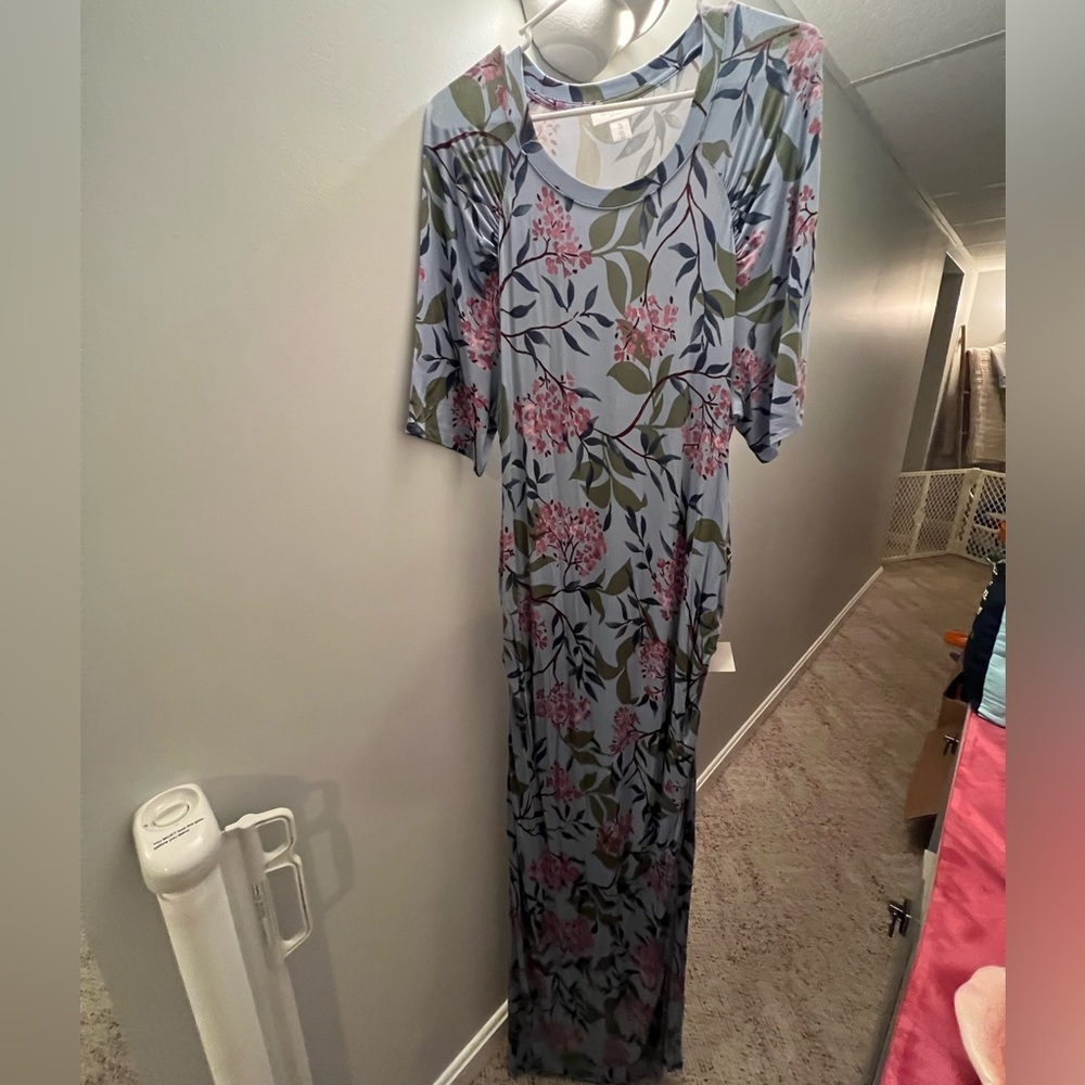 NWT Motherhood Maternity Size XL quarter length sleeve, maxi dress
